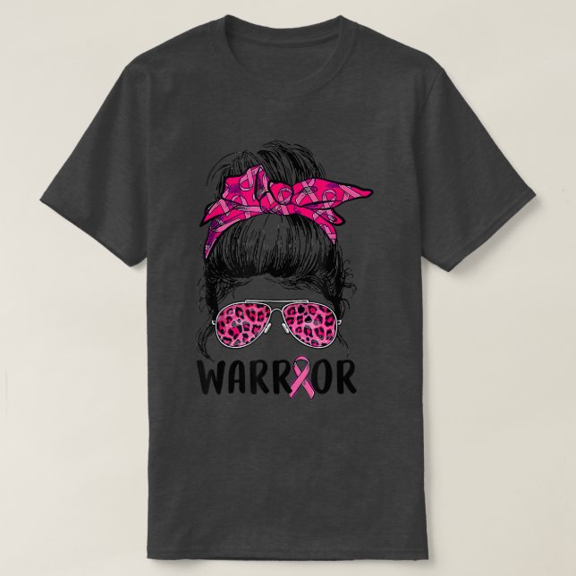 Messin bun glasögon bära rosa krigare bröstcancer t shirt (Design framsida)