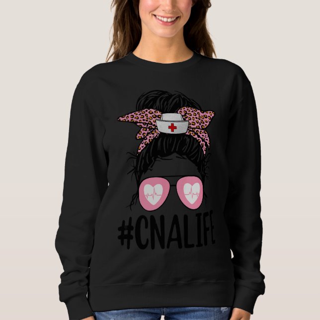 Messy Bun Cna Life Bleached Auktoriserad Nursing A T Shirt (Framsida)