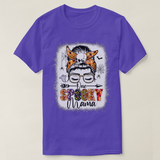 Messy Bun Hair One Spooky Mamma Halloween Costume  T Shirt (Design framsida)