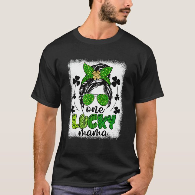 Messy Bun Leopard St patrick's day One Lucky Mamma T Shirt (Framsida)