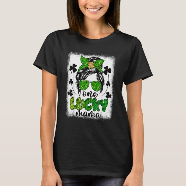 Messy Bun Leopard St patrick's day One Lucky Mamma T Shirt (Framsida)