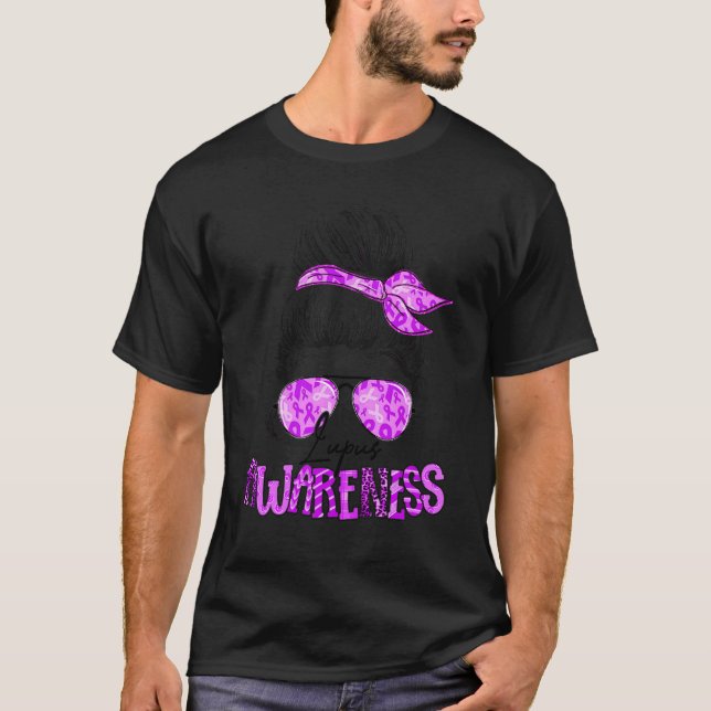 Messy Bun Lila Ribbon Lupus Warrior Lupus Awaren T Shirt (Framsida)