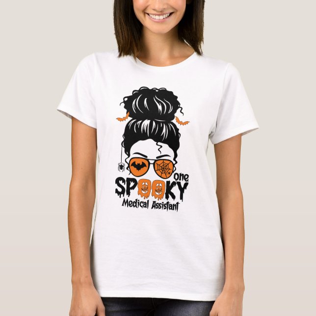 Messy bun Medical Assistant Halloween Pumpkin T Shirt (Framsida)
