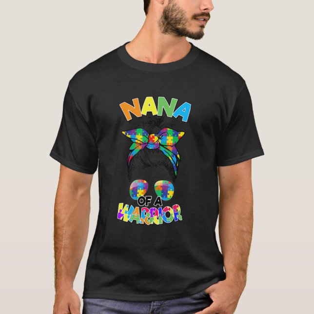 Messy Bun Nana från Autism Warrior Puzzle Autism A T Shirt (Framsida)