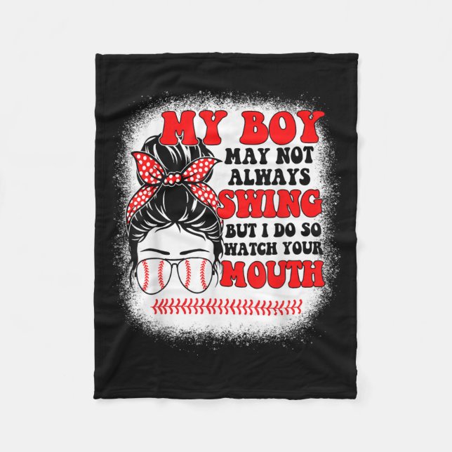 Messy Bun Softball Mom My Boy May Not Always Swing Fleecefilt (Framsidan)