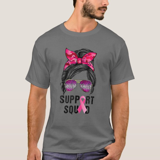 Messy Bun Support Squad Rosa Leopard Print Breast T Shirt (Framsida)