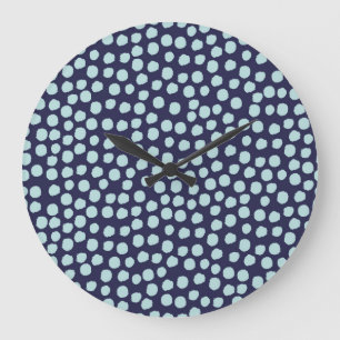 Messy polka dots, trendiget bläck mönster. stor klocka