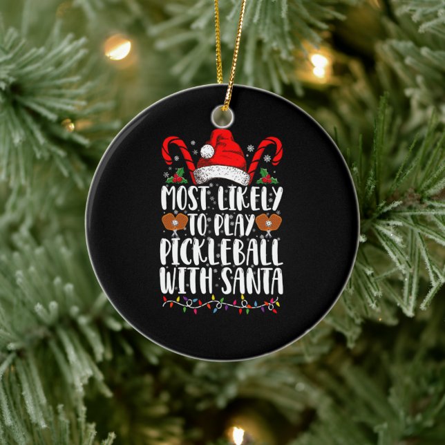 Mest troligt att spela pickleball med julfamiljen julgransprydnad keramik (Träd)