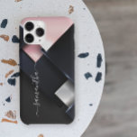Metall 3-D Monogram Rosa Black Squares<br><div class="desc">Utformningen är ett foto och fodral är inte tillverkat med glitter, sekvenser, metall eller skogen. Denna design finns även tillgänglig på andra mobila modeller. Välj Enhetstyp om du vill visa andra iPhone, Samsung Galaxy eller Google fodral. Vissa stilar kan ändras genom att markera Stil om det är ett alternativ. Du...</div>
