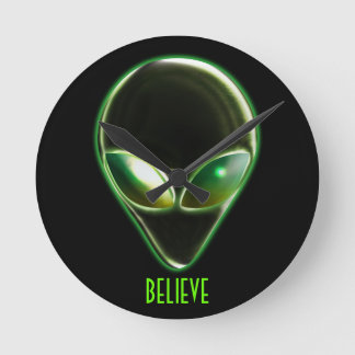 Metall Alien Head 04 Wall Clock Rund Klocka