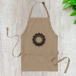 Metall Gear Cog Apron Förkläde<br><div class="desc">En metall-växel med alla dess tänder är vad denna coola tittar utformning handlar om. Det finns något om en cog som fångar upp intressena. Den här redskapskogkonstruktionen i metall ser underbar ut på den här plattan. Perfekt för dig själv eller som gåva</div>