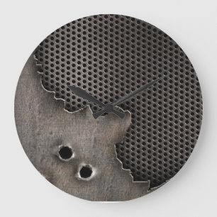 Metall med kulan spela golfboll i hål bakgrund stor klocka