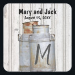 Metall Mjölk Cans Vintage Rustic Antique Monogram Fyrkantigt Klistermärke<br><div class="desc">Vintage Metall Jugs Bröllop Rustic land med gamla stil-antika 10 gallon juggar från metall mjölk. Vintagen letar efter din bröllopsfest. Monogram,  text,  brud och groom namn är lätta att byta till kostym efter dina behov. Alla teckningar och bilder ©</div>