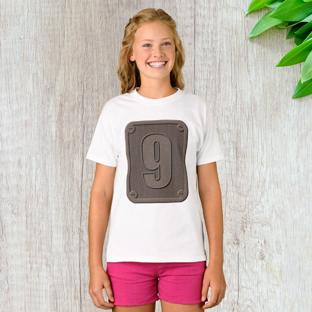 Metall nummer nio flickor T-Shirt (Skapare uppladdad)