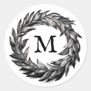 Metallisk masculinutandning med Monogram Runt Klistermärke