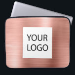 Metallisk rosa ros-Anpassningsbar-Logotyp för främ Laptop Fodral<br><div class="desc">Logotyp för Anpassningsbar av Guld för Elegant av rostfritt stål i rosa ros Faux-plattor eller Sleeve Promotional Fodral. Det här fodral kan anpassas så att det omfattar företagets eller företagets logotyp.</div>