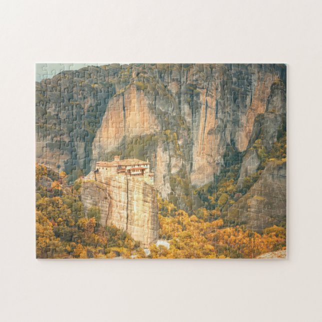 Meteora Grekland på hösten Orangea blad Klippor Pussel (Horisontell)
