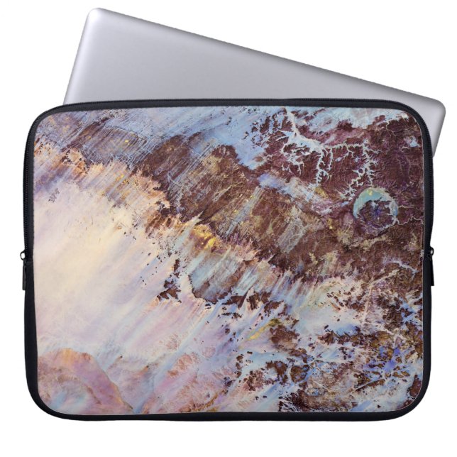 METEORITKONSEKVENSKRITER I ENNEDI PLATEAU N LAPTOP FODRAL (Framsidan)