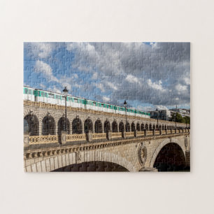 Metro cross Bercy bridge - Paris, Frankrike Pussel