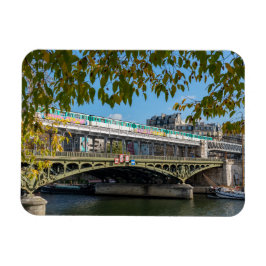 Metro på Bir-Hakeim bridge- Paris, Frankrike Magnet