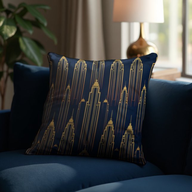 Metropolis Ro Brass - Luxe Deco Geometry Kudde (Jazz Age opulence. Rose brass Art Deco skyscrapers for luxurious interiors.)