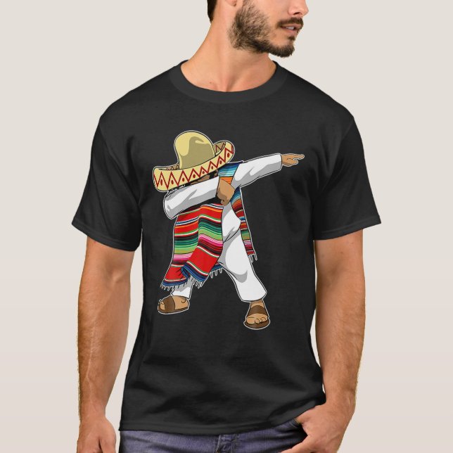 Mexican Sombrero Poncho Dabbing Man T Shirt (Framsida)