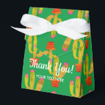 Mexikansk fiesta-kactus tryck tack favoritlåda presentaskar<br><div class="desc">Anpassningsbar mexikansk fiesta-kactus tryck tack favoritlåda med liten rosett. Tältformade lådor med söt växtdesign. Personlig gåvaidé för vänner och familj. Klassisk design med elegant skript typografi. Ändra kvantitet för att få det billiga massrabattpriset. Roliga festfavoriter för vuxna och barn. Skapa dem för födelsedag, bröllopsfest, jul, högtidsfirande, baby shower och mer....</div>