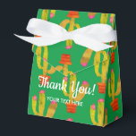 Mexikansk fiesta-kactus tryck tack favoritlåda presentaskar<br><div class="desc">Mexikansk fiesta-kactus tryck anpassad tack favoritlåda med liten rosett. Tältformade lådor med söt växtdesign. Personlig gåvaidé för vänner och familj. Klassisk design med elegant skript typografi. Ändra kvantitet för att få det billiga bulkrabattpriset. Roliga festfavoriter för vuxna och barn. Skapa dem för födelsedag, bröllopsfest, jul, högtidsfirande, baby shower och mer....</div>