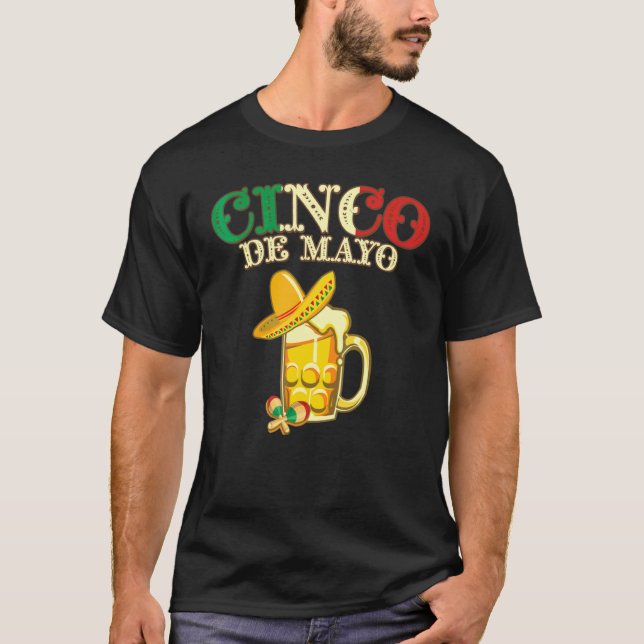 Mexikanska Flagga Cinco de Mayo med öl och maracas T Shirt (Framsida)