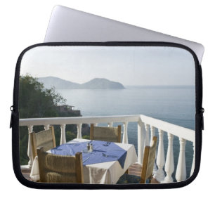 Mexiko, Guerrero, Zihuatanejo. Kaffebord över Laptop Fodral