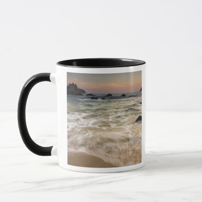 Mexiko, Guerrero, Zihuatanejo. Surfa längs en Mugg (Vänster)