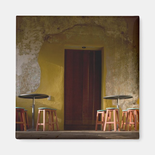 Mexiko, Oaxaca, Eftermiddagssol lyser balkong på Magnet (Framsidan)