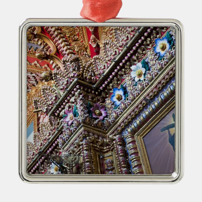 Mexiko, Queretaro. Detaljer i ornatrogen katolik Julgransprydnad Metall (Framsidan)