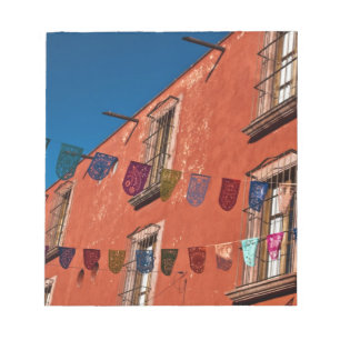 Mexiko, San Miguel de Allende. Färgglada banderoll Anteckningsblock