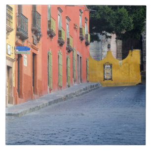 Mexiko, San Miguel de Allende, Hem längs Kakelplatta