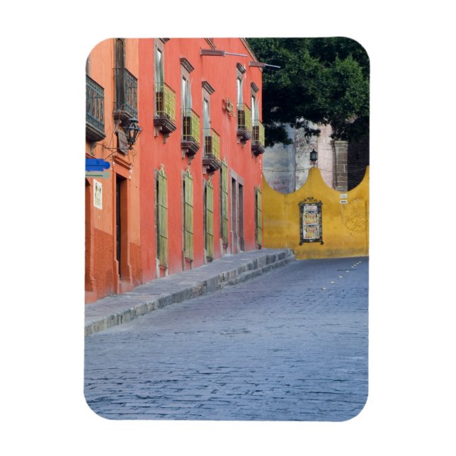 Mexiko, San Miguel de Allende, Hem längs Magnet (Vertikal)