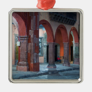 Mexiko, San Miguel de Allende, The Jardin, Julgransprydnad Metall
