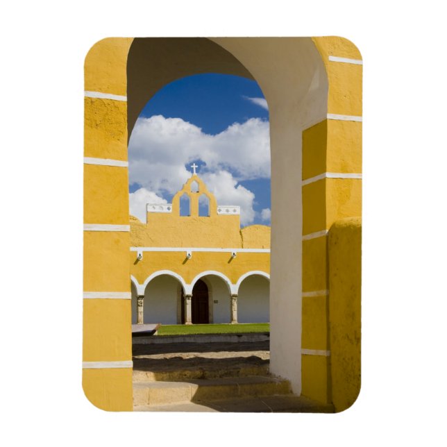 Mexiko, Yucatan, Izamal. Franciscan Convent 2 Magnet (Vertikal)