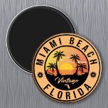 Miami Beach Florida Fl Vintage Souvenir Magnet<br><div class="desc">Miami Beach Florida Vintage 60-tal Souvenirs. Miami Beach Florida - Retro Tropical Handflatan Träd under 60-talet formger Souvenirs Vintage en underbar jul- eller födelsedagspresent till fläkt på Miami Beach-stranden. Rundsommarbesöket är en gåva till perfekten älskare och det tropiska destinationsorten fläkt.</div>