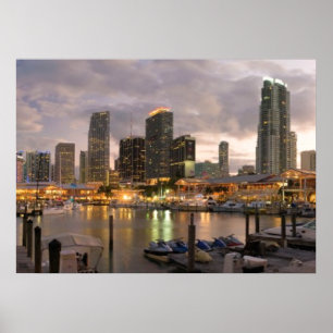Miami Financial Skyline vid dusk Poster