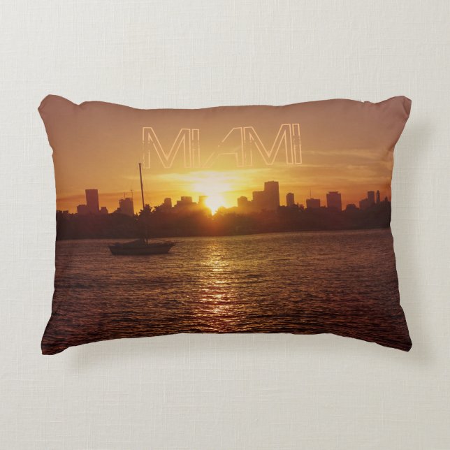 Miami Skyline vid Sunset Prydnadskudde (Framsidan)