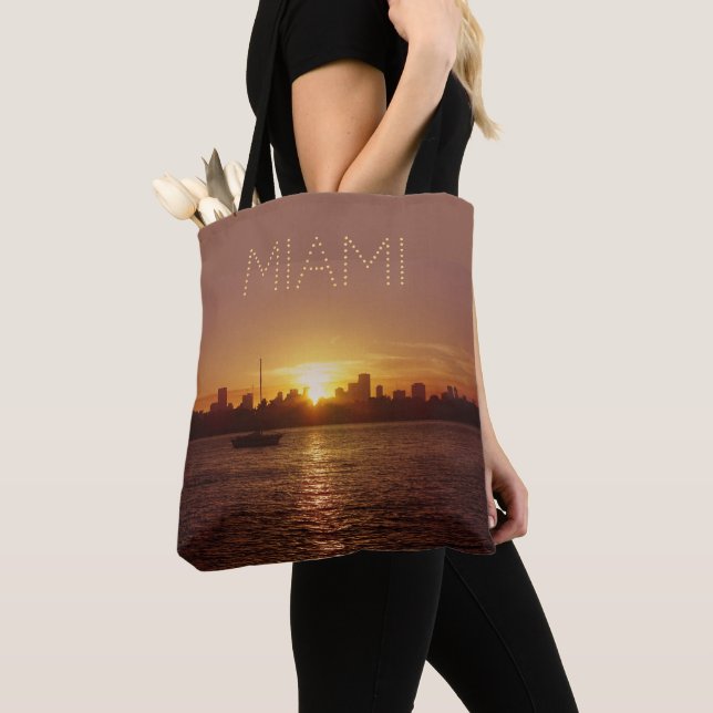 Miami Sunset Skyline (anpassade text) Tygkasse (Närbild)