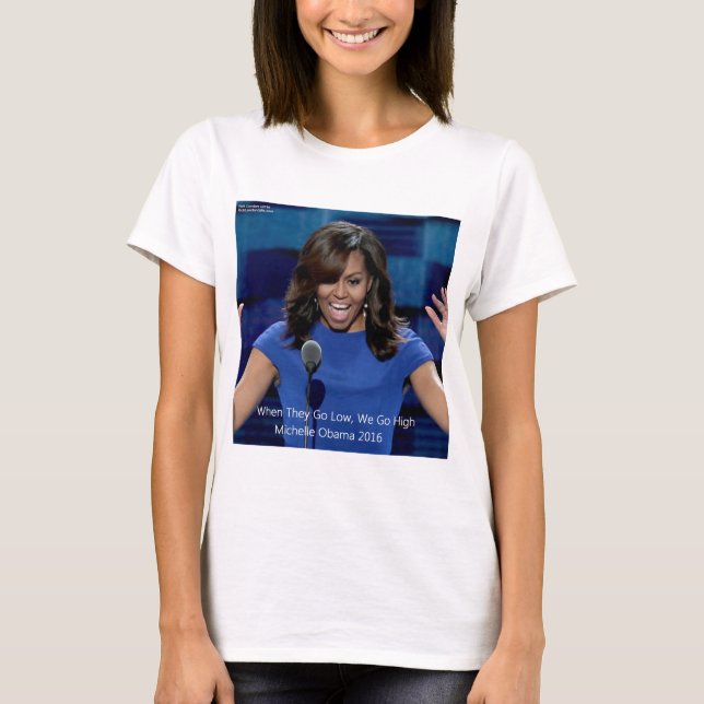 Michelle Obama "Vi står högt" Samlarobjekt T-shirt (Framsida)