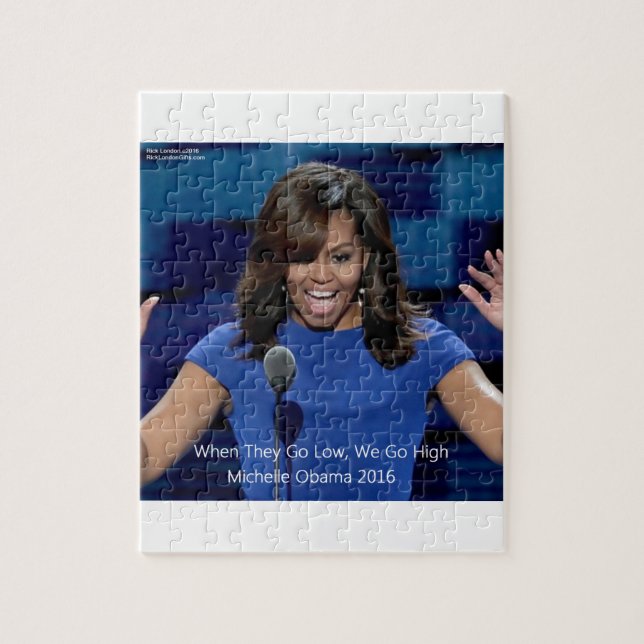 Michelle Obama "We Go High", insamlingsbar Pussel (Vertikal)