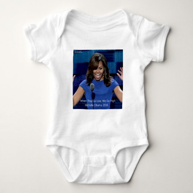 Michelle Obama "We Go High" Samlarobjekt T Shirt (Framsida)