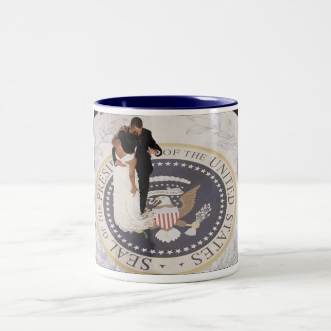 Michelle och Barack Obama Två-Tonad Mugg (Center)