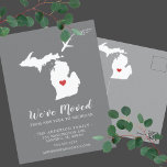 MICHIGAN-vykort för flytta Vykort<br><div class="desc">Flytta Meddelande | Tillstånd MICHIGAN Modern flytta, med ett rött hjärta och ett rött flygplan inställt på grått-bakgrund. Bakgrunden till färg kan enkelt ändras genom att klicka på personanpassa och sedan klicka för att anpassa ytterligare för att visa färg-väljaren. Där kan du också flytta flygplanet och hjärtat! Kontakta vår butik...</div>