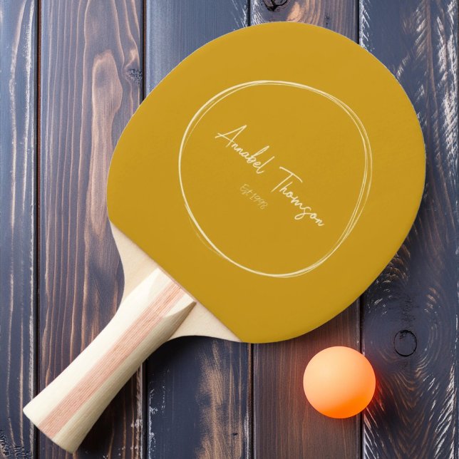 Mid-Century Modern Gylden Ocker med Namn Pingisracket (Skapare uppladdad)