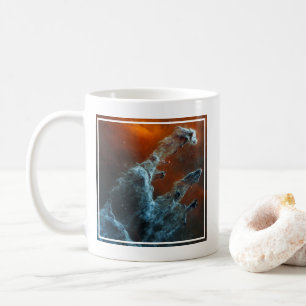 Mid-infraröde skapandets pelare. kaffemugg