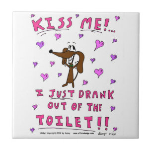 Midge "KISS ME" Lustigt Tile Kakelplatta